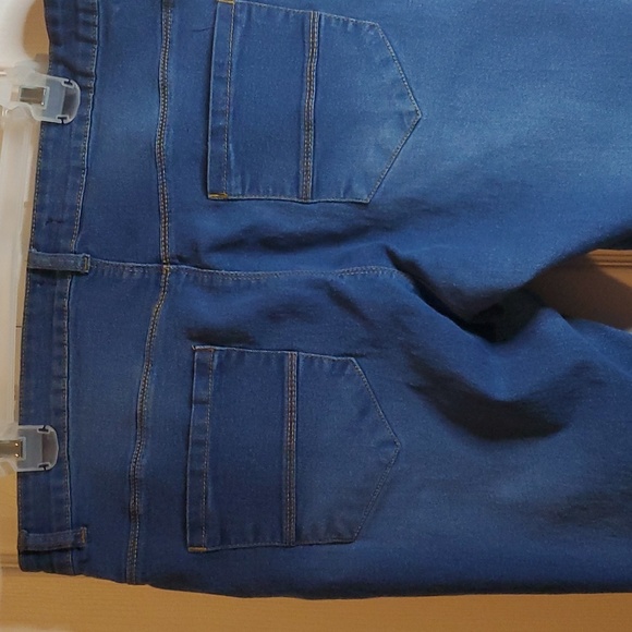 Boohoo Plus Size medium wash skinny jeans-16 - Picture 5 of 7